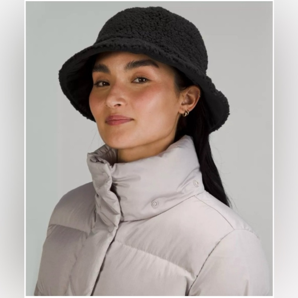 Lululemon Black‎ Textured Fleece Bucket Hat Size S/M